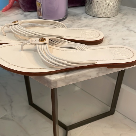NWT Tory Burch White Leather Thong Sandal/Flip Flop 🩴 Size 7 - with Box - Picture 13 of 13